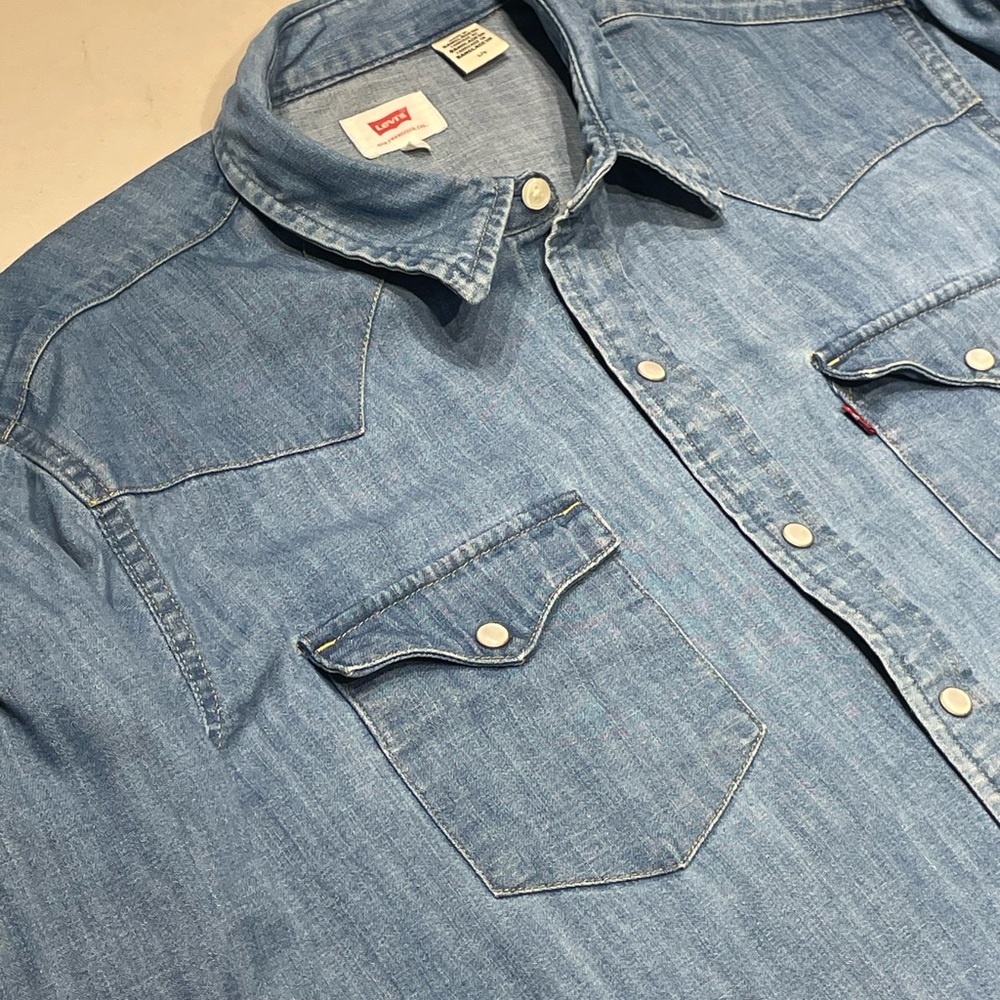 Levi's (2010’s) Large Slim Cowboy Cut Sky Blue Button-Up denim Shirt - Picture 9 of 13